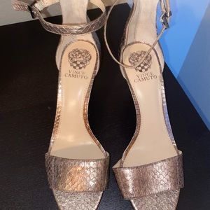 Metallic snakeskin ankle strap Vince Camuto heels size 9.5